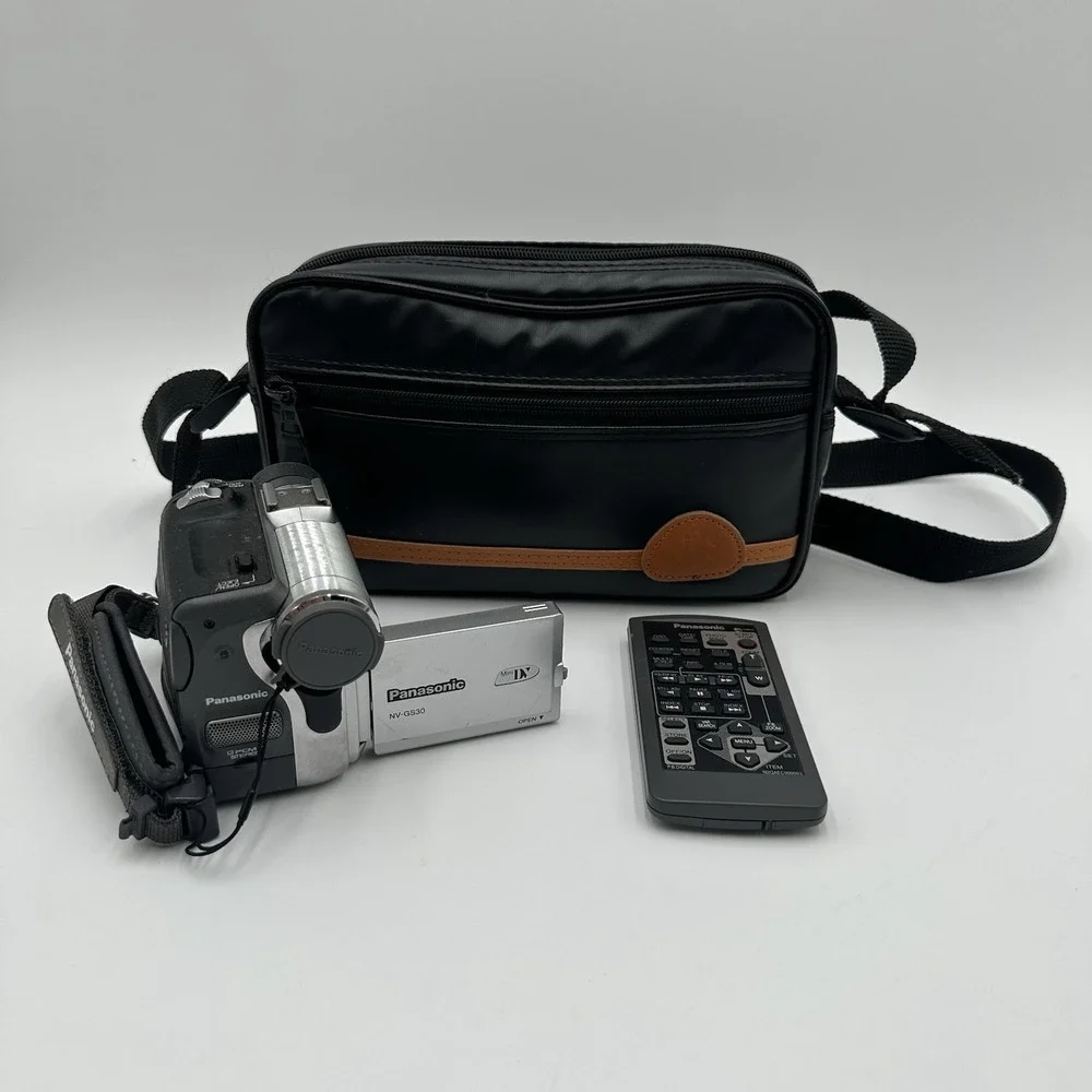 Panasonic NV-GS30A MiniDV Digital Camcorder 500x Zoom Remote Case Untested